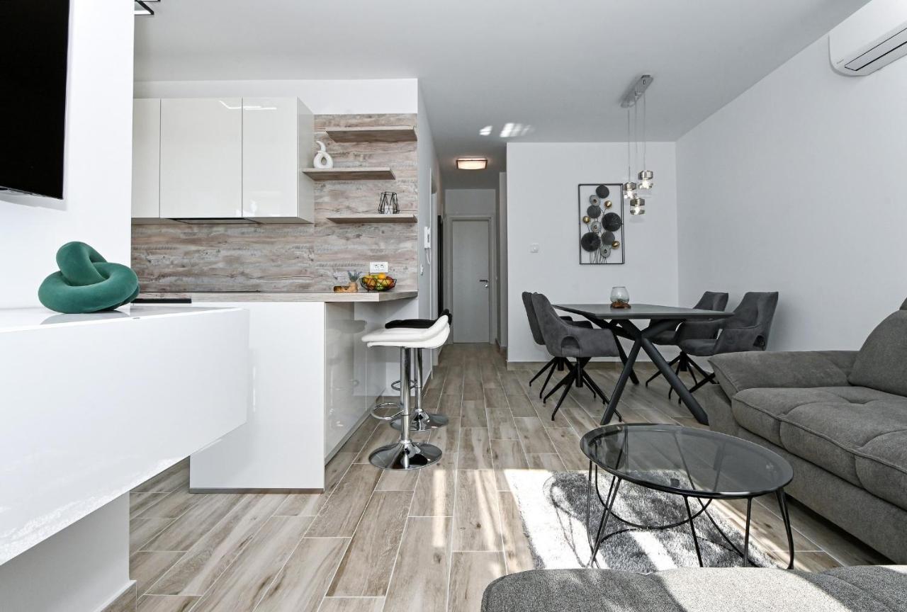 Luxury Apartment White Crystal Kaštela Eksteriør billede
