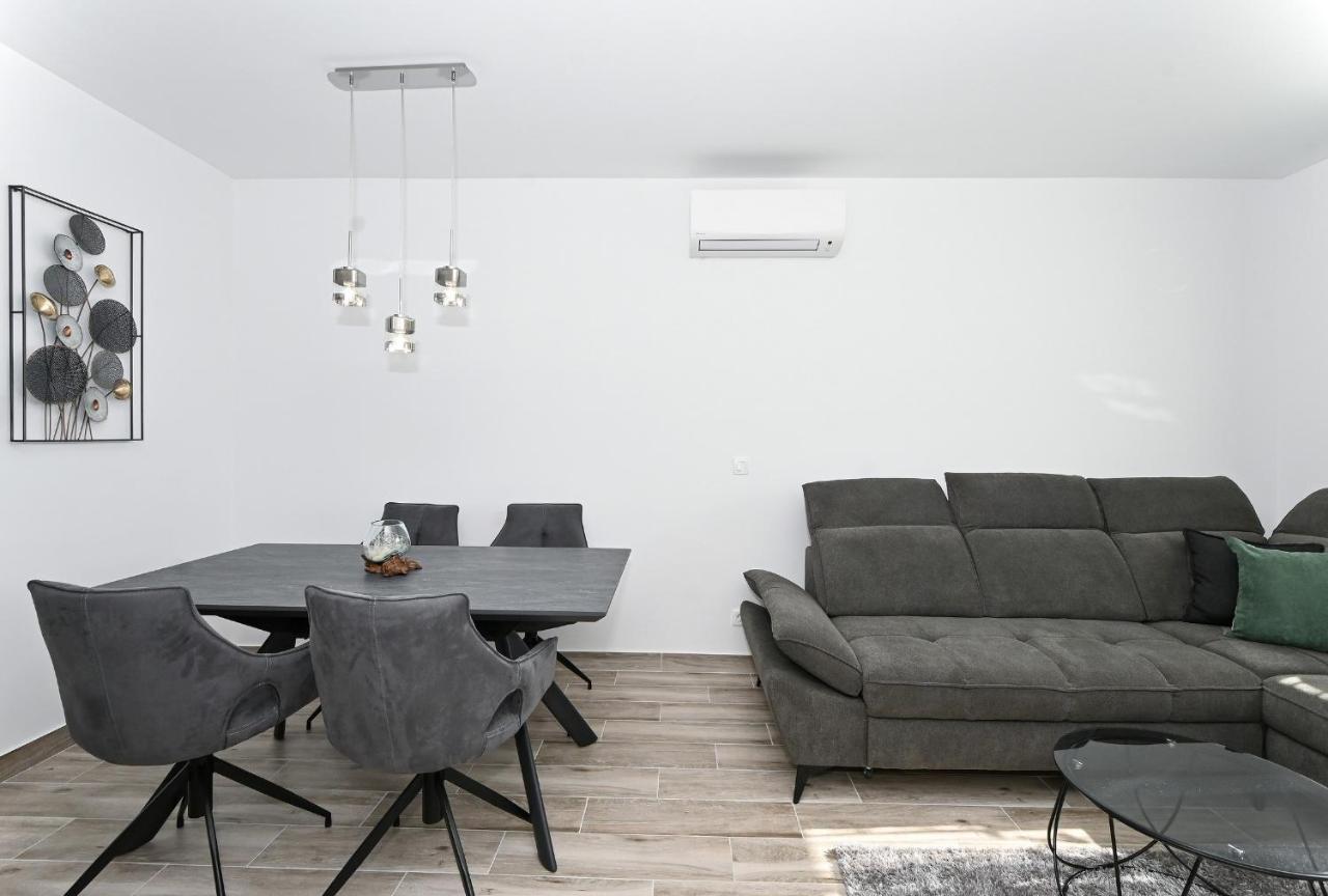 Luxury Apartment White Crystal Kaštela Eksteriør billede