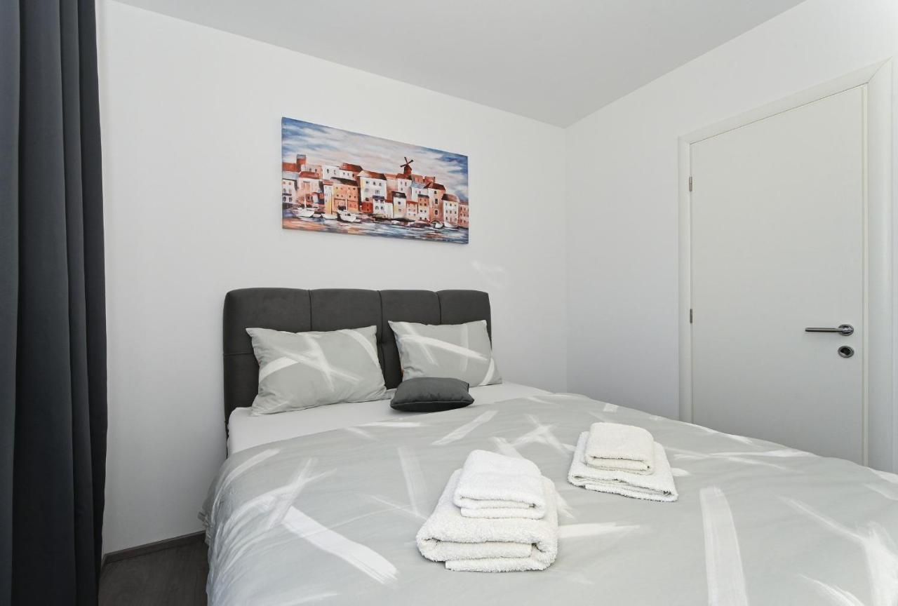 Luxury Apartment White Crystal Kaštela Eksteriør billede